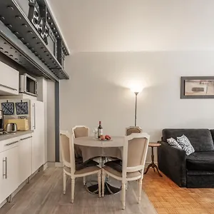 Central & Functional At Chatelet Париж